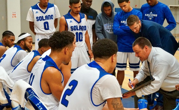 Men's Basketball Falls in Season Opener to Feather River