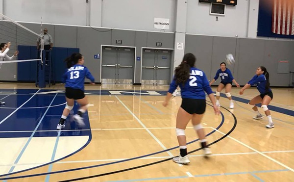 Women's Volleyball Downs Mendocino in Three